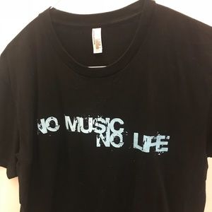 American Apparel T-Shirt “No Music-No Life”